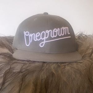 Oregrown grey SnapBack hat